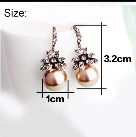Gorgeous Vintage Champagne Pearl Earrings - Picture 10 of 11